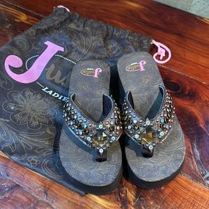 Justin Sandler/ flip flops